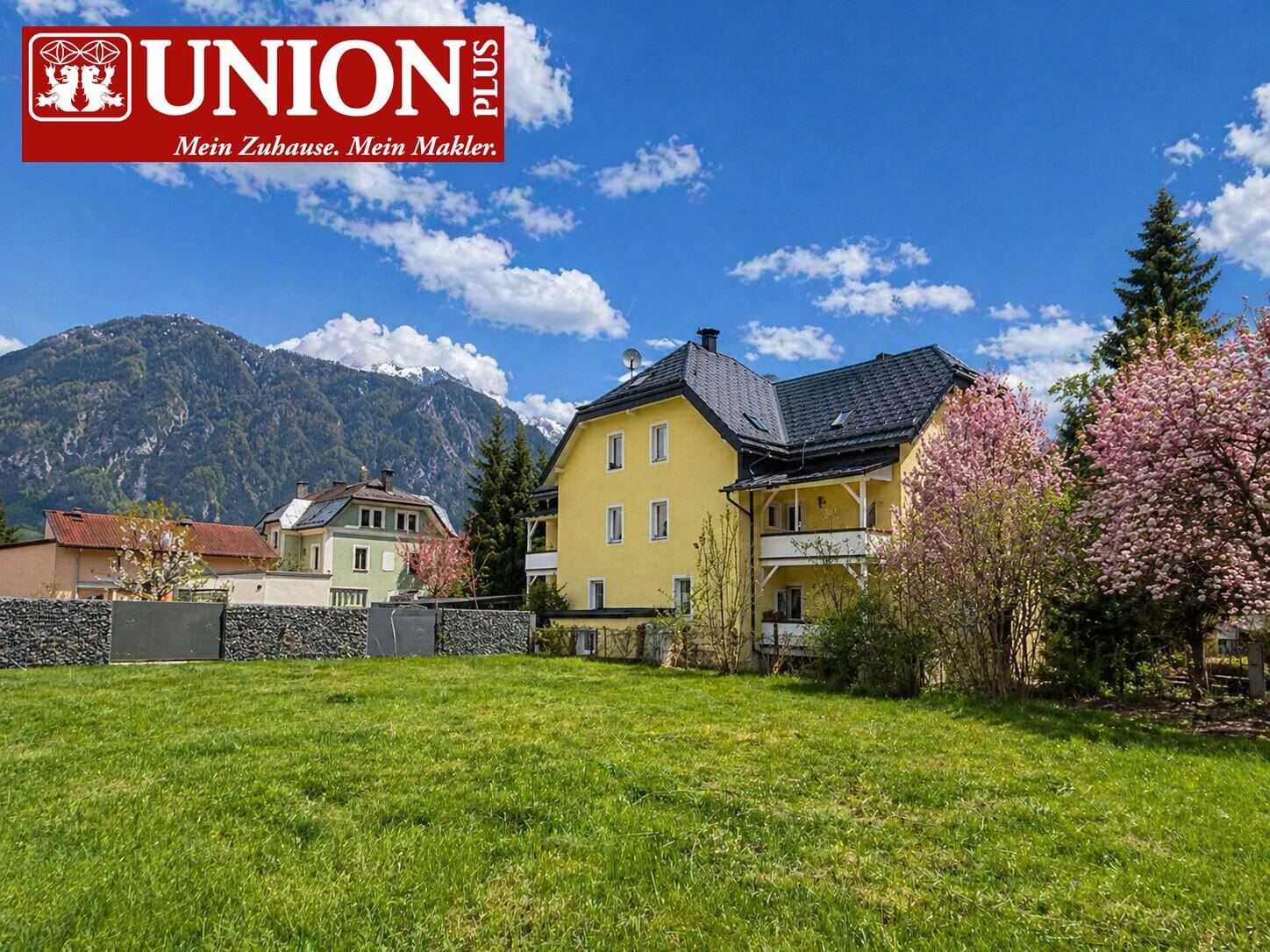 Attraktives Baugrundstück in Lienz, ideal für Häuslbauer, um den Traum vom Eigenheim zu verwirklichen. Ruhige Lage mit schönem Garten, umgeben von Natur und Bergen.