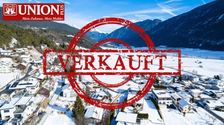 Attraktives Baugrundstück in Tarrenz, ideal für den Bau eines Einfamilienhauses, umgeben von malerischer Natur und Bergen, perfekt für Familien und Investoren.